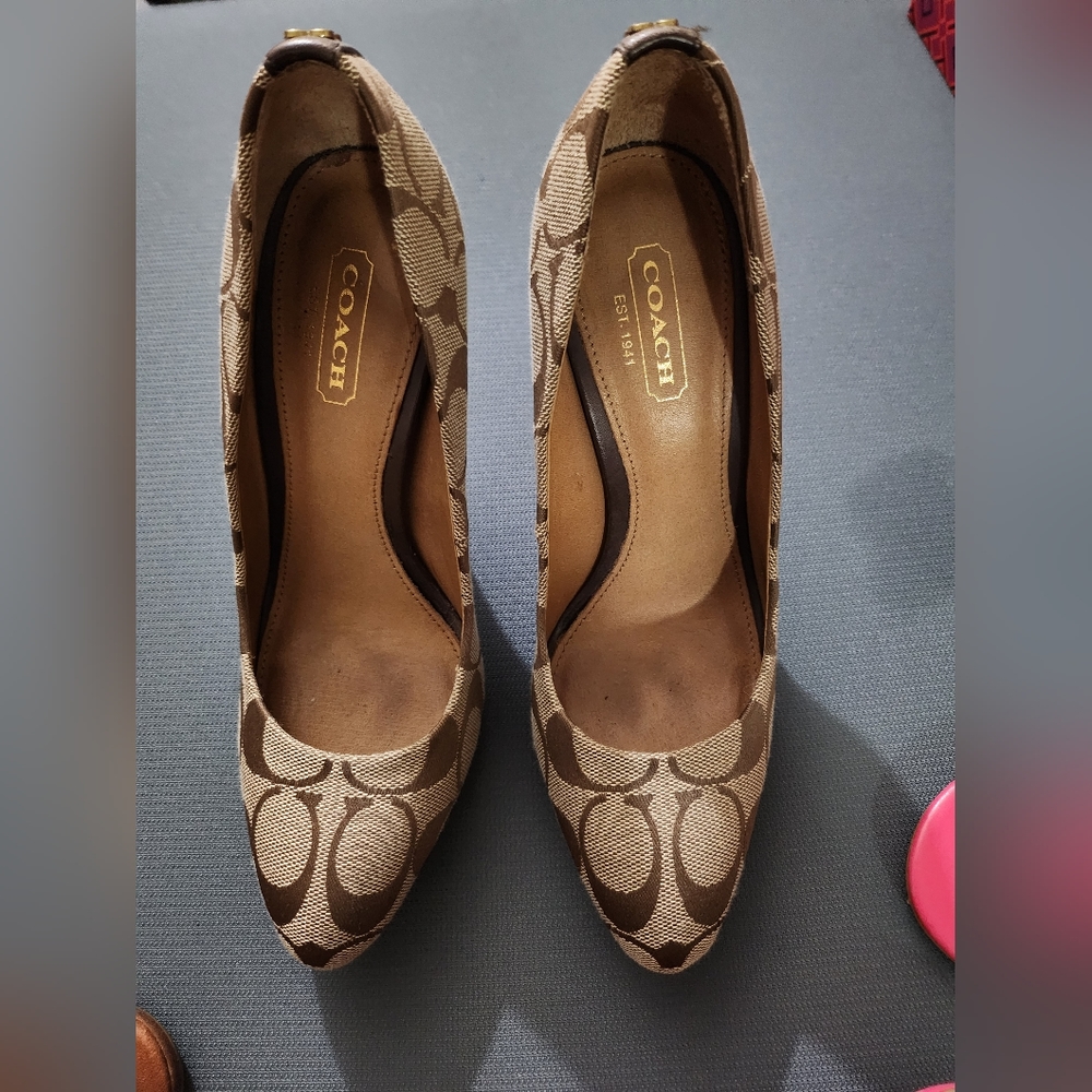 Coach Signature Canvas Pumps Size 5